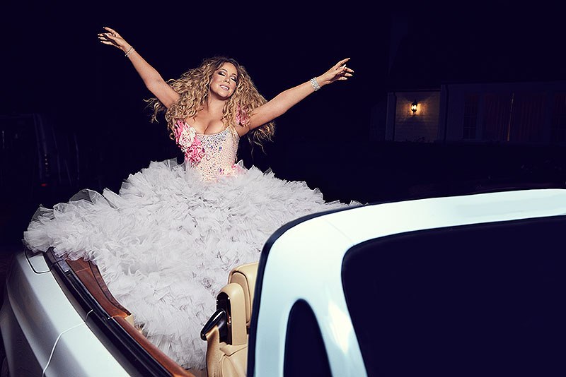 Mariah Carey Fights New Photoshop Accusations In Curvy Mini