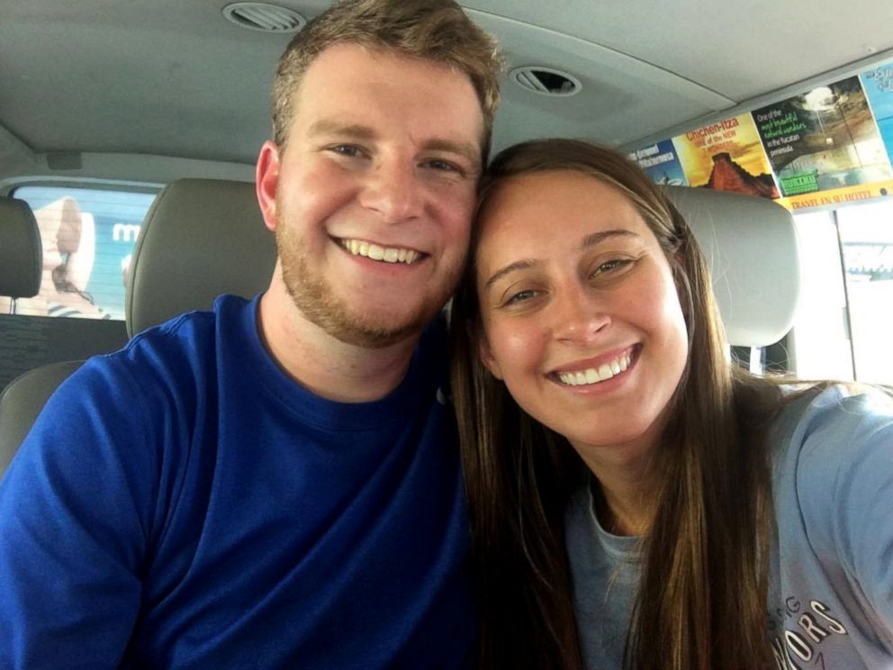 Newlyweds get midair wedding ceremony on flight to honeymoon