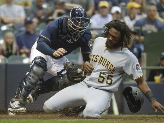 Piña, Broxton, Davies help Brewers beat Pirates 3-1