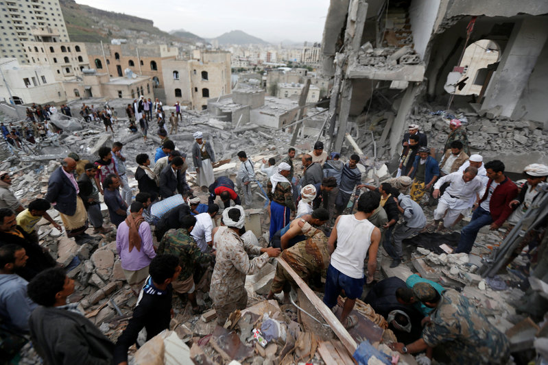 Yemen air strike kills 12, including six children