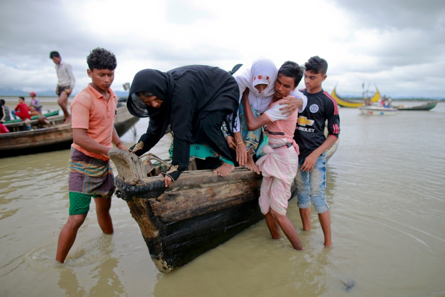 Boats carrying fleeing Rohingya sink in Bangladesh, 26 dead