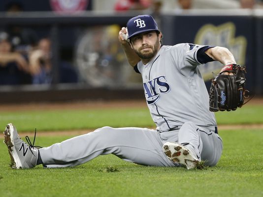 Hicks prevents slam in return, Yankees home if AL wild card