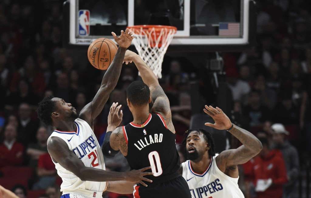 Griffin’s 3-pointer beats Blazers, keeps Clippers undefeated