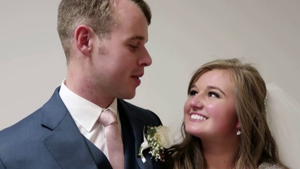 Joe & Kendra Tear Up Before Sharing 1st Kiss On Wedding Day