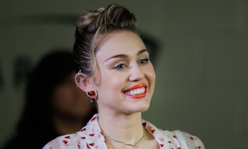 Miley Cyrus Performs ‘The Climb’ For 1st Time