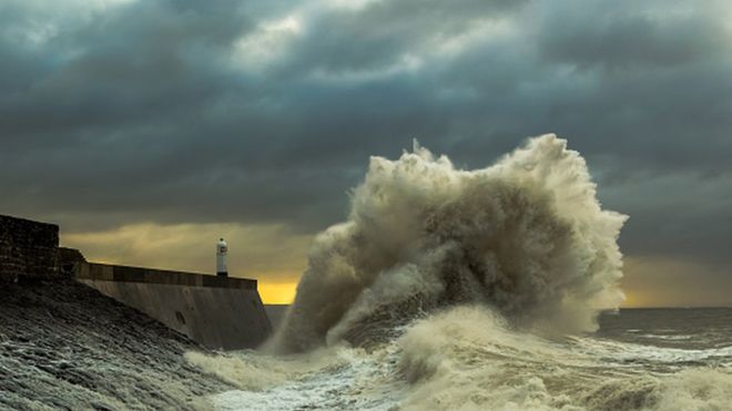 Tail end of Hurricane Ophelia on way to Ireland