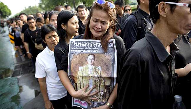 Thousands queue to pay last respects to Thailand's late King Bhumibol