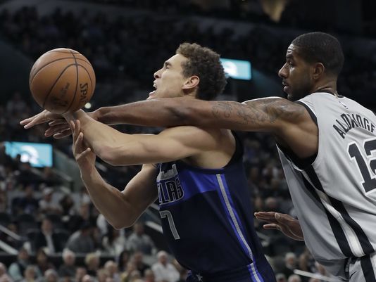 Aldridge fuels Spurs past Mavericks in Parker’s return