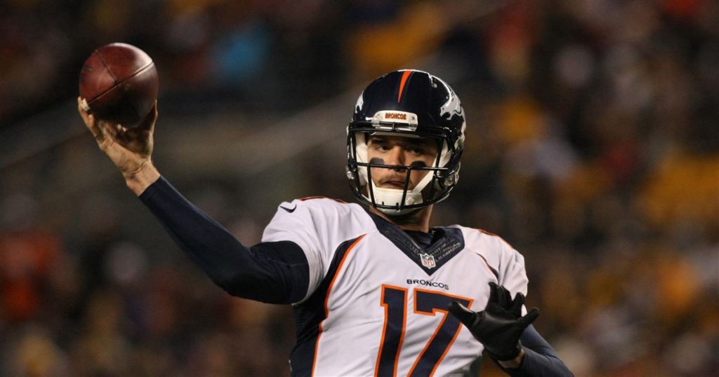 Brock Osweiler limited with minor throwing shoulder injury