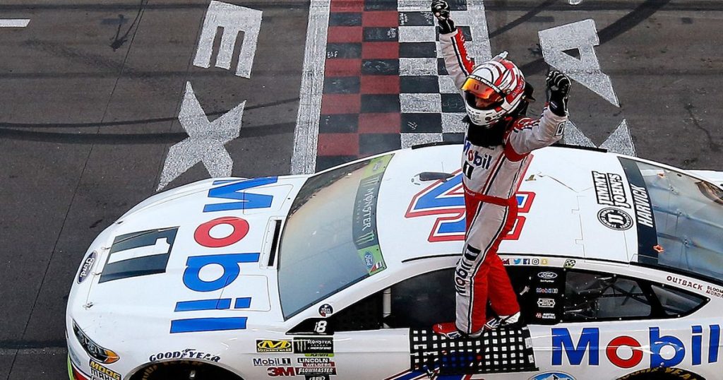 Harvick passes Truex for Texas win, both clinch title shots