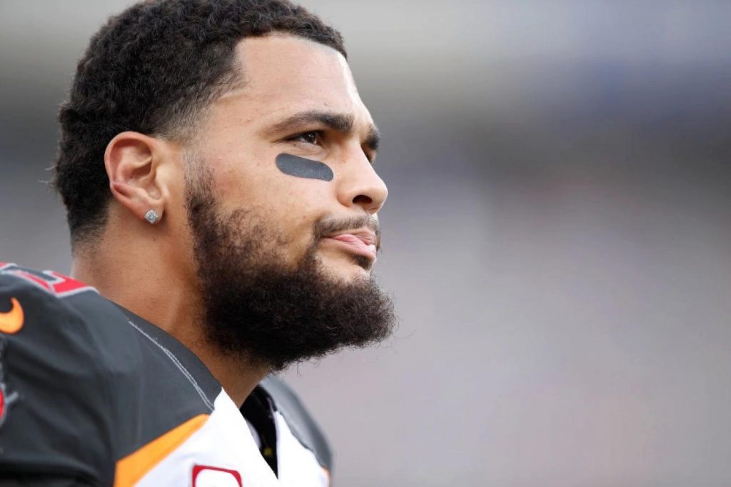 NFL suspends Mike Evans one game for Sunday actions