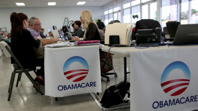 ObamaCare signups surge in early days to set new record