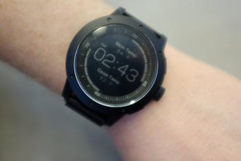 PowerWatch, the body heat-powered smartwatch, starts shipping