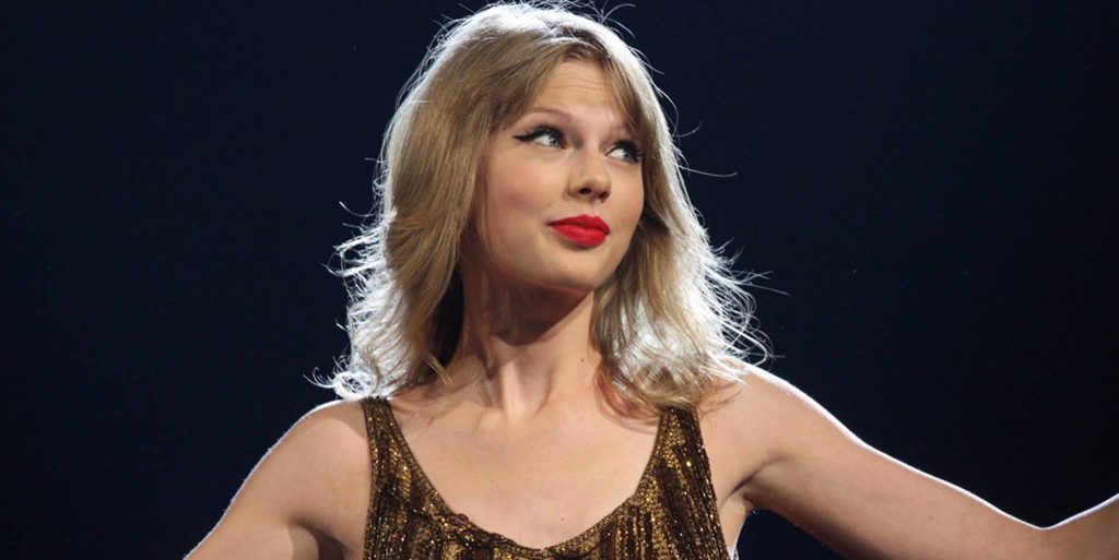 Taylor Swift Fans Freak Out Over Original ‘Gorgeous’ Lyrics About Dissing An Ex