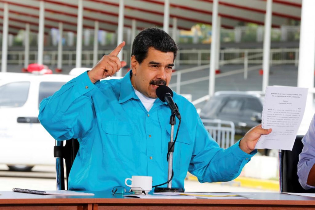 Venezuela to restructure foreign debt default looms as possibility