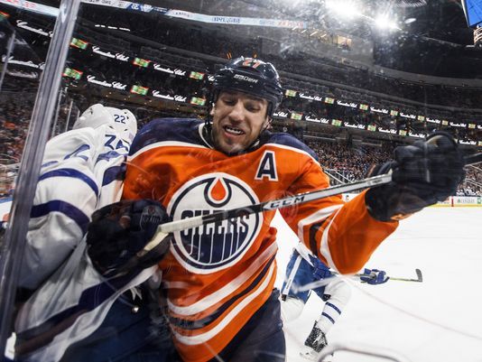 Russell hands Maple Leafs winner in 6-4 victory over Oilers