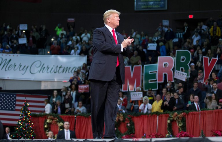 Trump Rallies a Florida Crowd in Support of an Alabama Senate Candidate