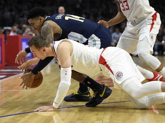 Clippers hang on to beat Nuggets 109-104 for 6th win in row