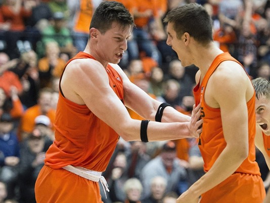 Tinkle scores 19 with 12 boards, Oregon State beats Oregon