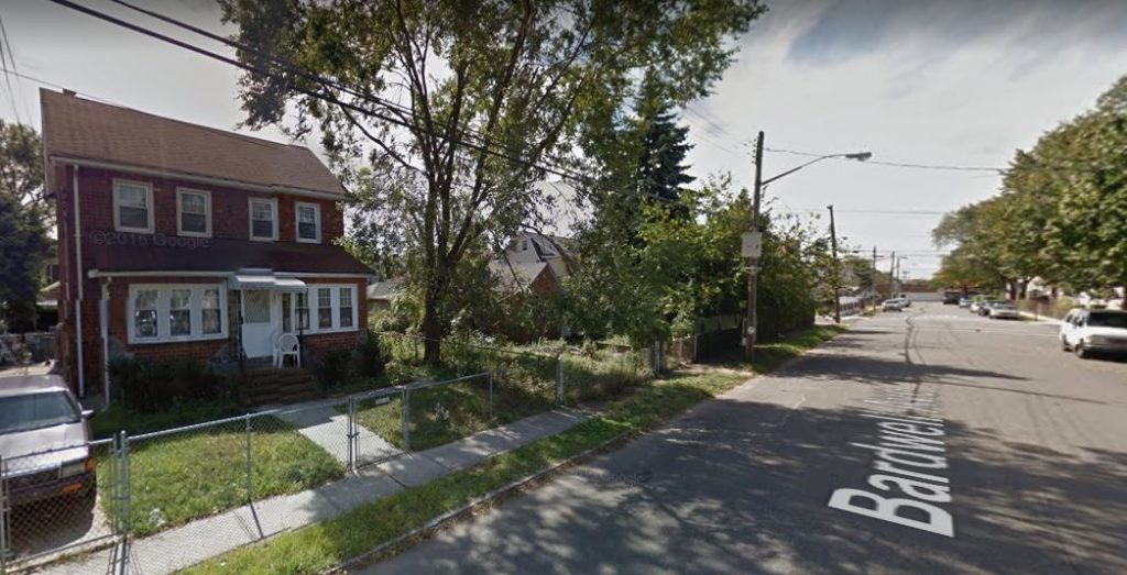 Man found shot to death on Queens home’s lawn