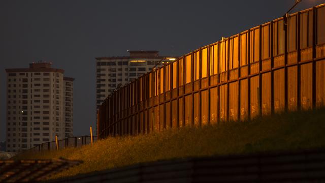 Trump wants $18 billion for wall in ‘Dreamer’ deal