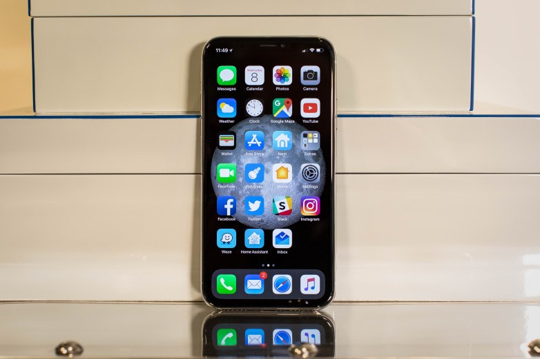 iPhone 8 sold better than the iPhone X in 2017, new data reveals