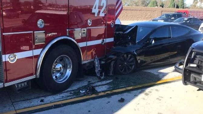 Self-driving Tesla crashes into fire engine in California