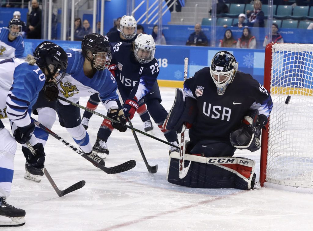 Canadian goalie Scrivens day-to-day with injury