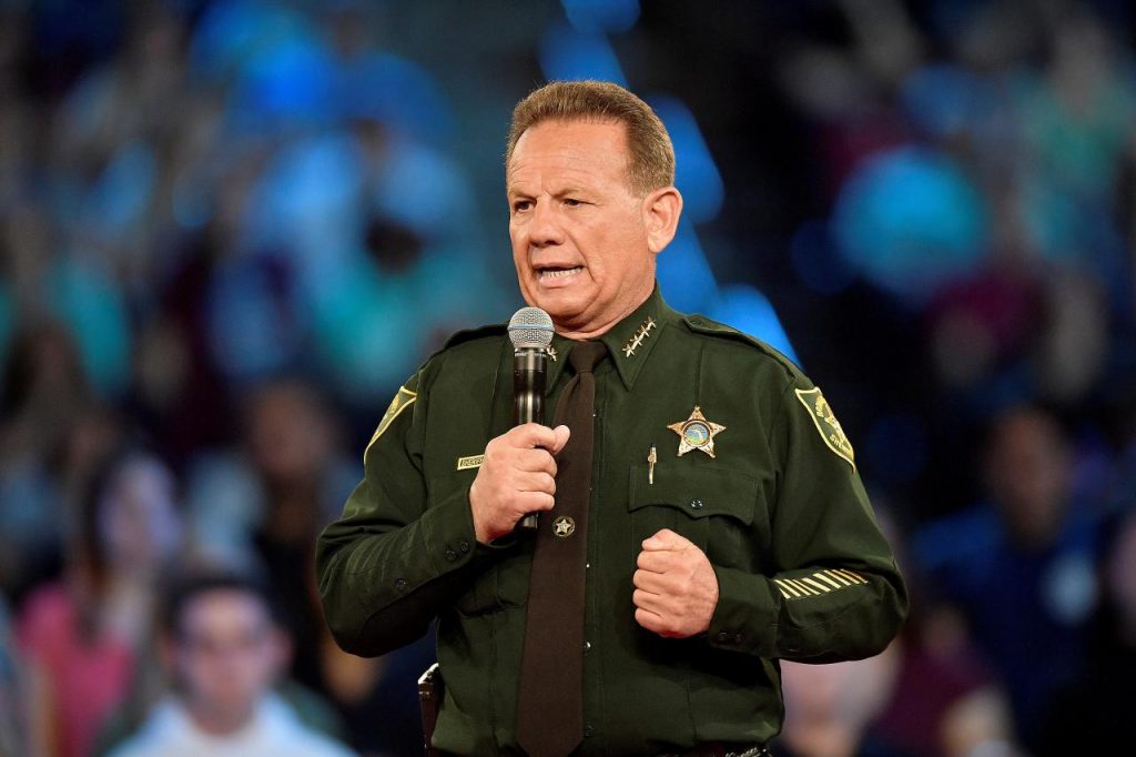 Sheriff faces mounting criticism over Florida school massacre