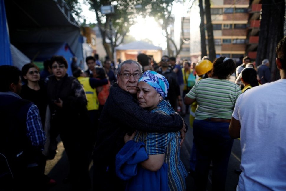 Strong 7.2 Mexico quake cuts power and damages homes; no deaths reported