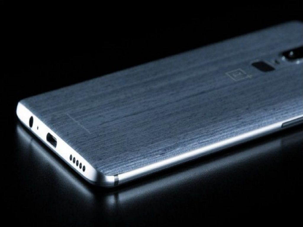 OnePlus 6 Image Leaked, Reveals 3.5mm Jack and Wood-Inspired Back Panel Design