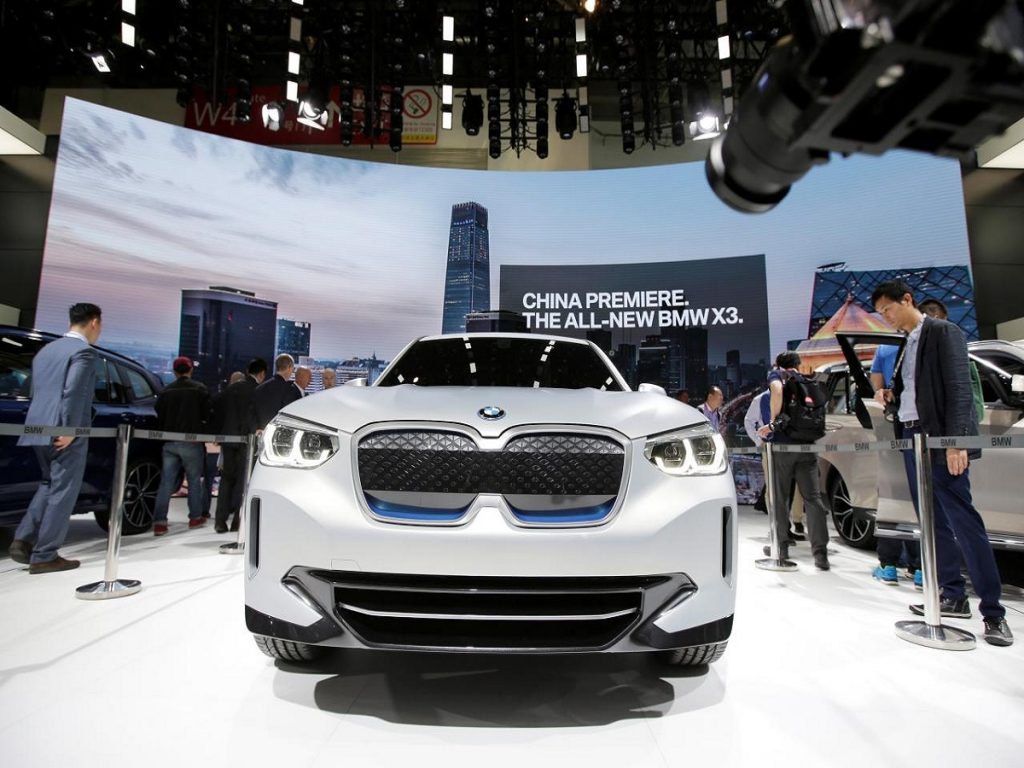 BMW sees slower growth in China this year; local JV talks ongoing