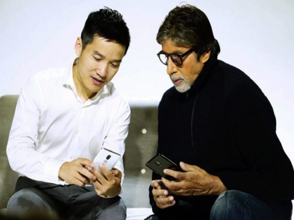 Amitabh Bachchan Leaks Black And White Colour Variants of OnePlus 6 on Twitter