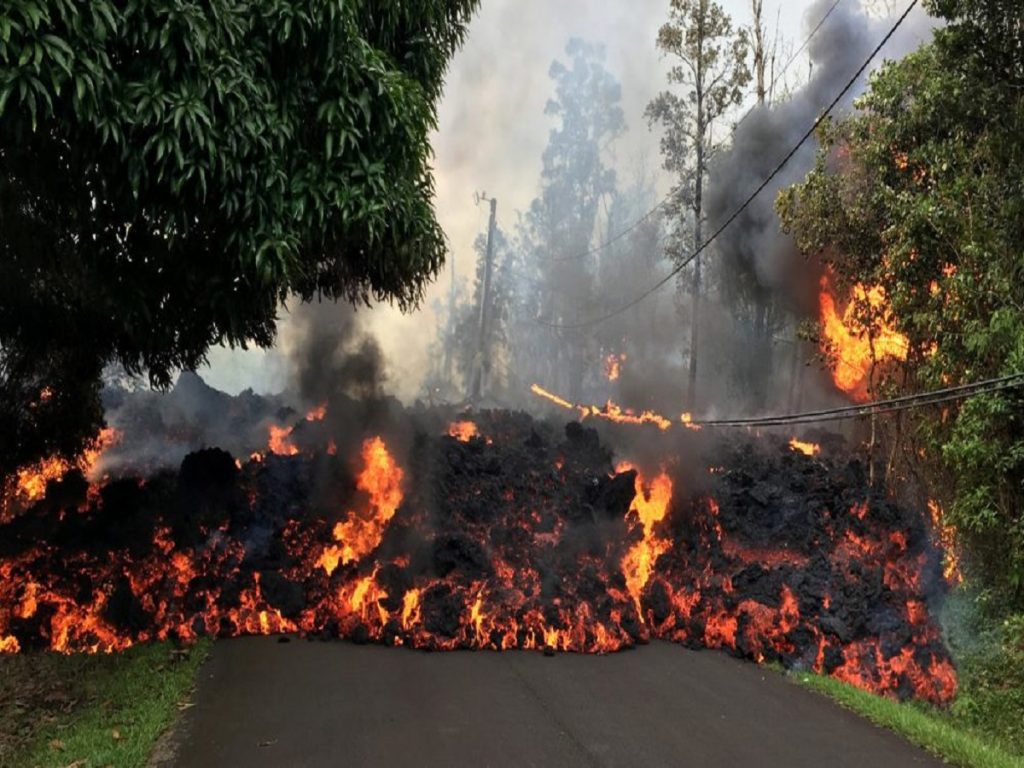 As Lava Flows in Hawaii, Agency Warns, ‘This Is Not the Time for Sightseeing’