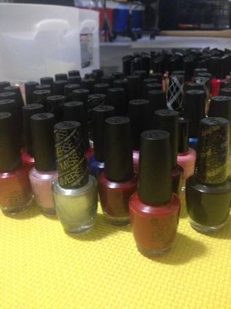 FOR SALE 247 USED NAILS POLISH COLOR 80% NEW CONDITION (op)